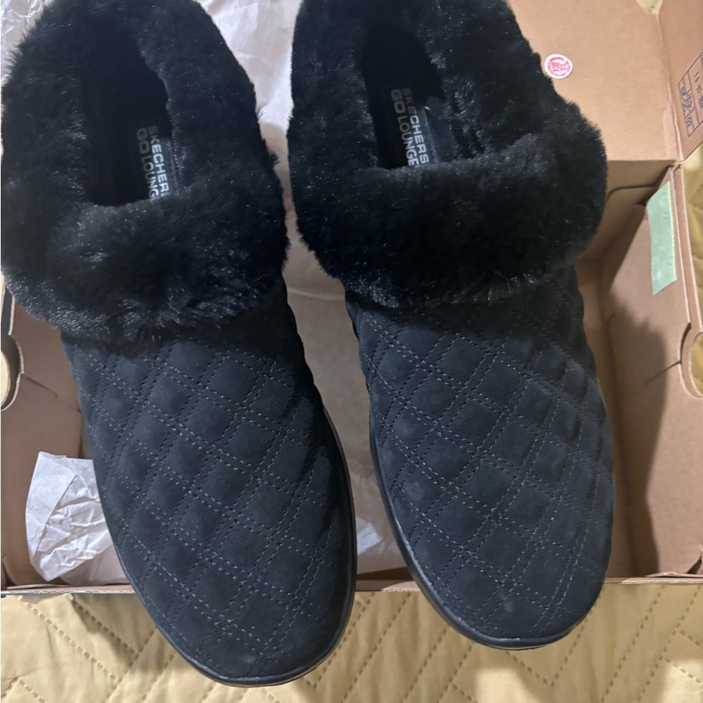 Skechers Women's Black Quilted Slip-On Shoes